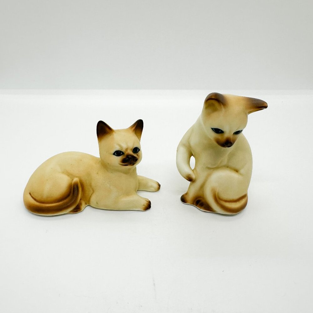 SOLD Vtg Lefton Bone China Siamese Cats Kittens Sitting Porcelain